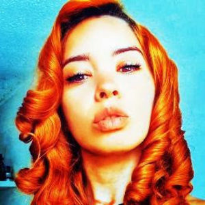 Meet your Posher, Niky.aponte